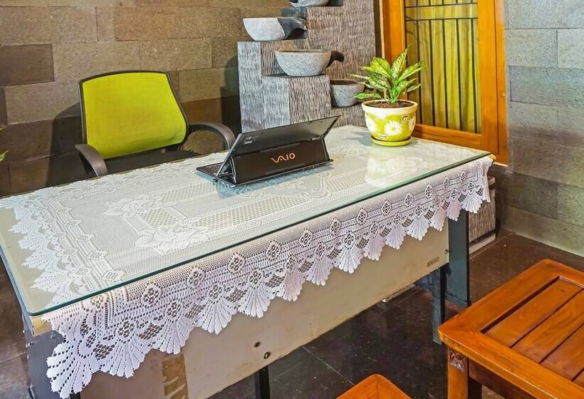 Hôtel Reddoorz Syariah At Delta Sari Aloha Waru