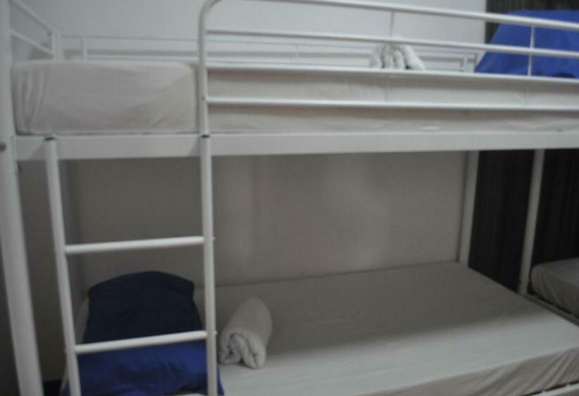 Meraki Dive Center & Resort