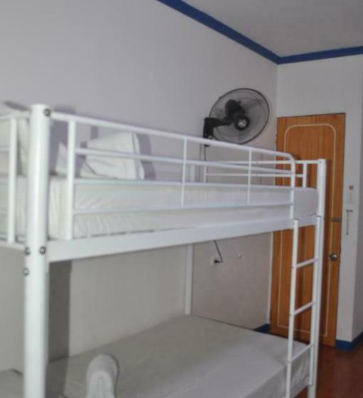 Meraki Dive Center & Resort