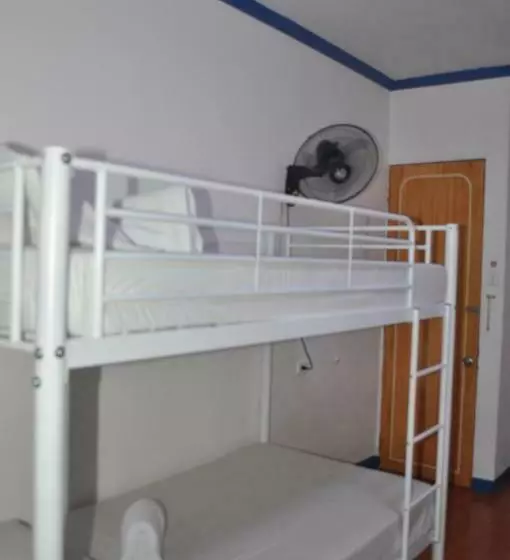 Meraki Dive Center & Resort