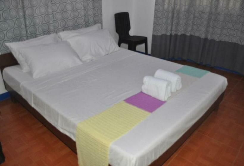 Meraki Dive Center & Resort