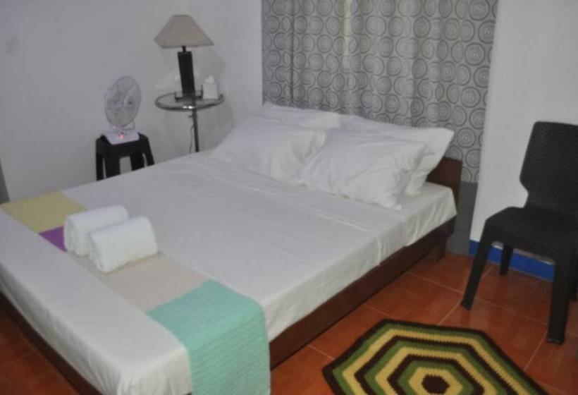 Meraki Dive Center & Resort