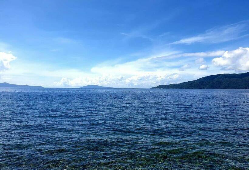 Meraki Dive Center & Resort