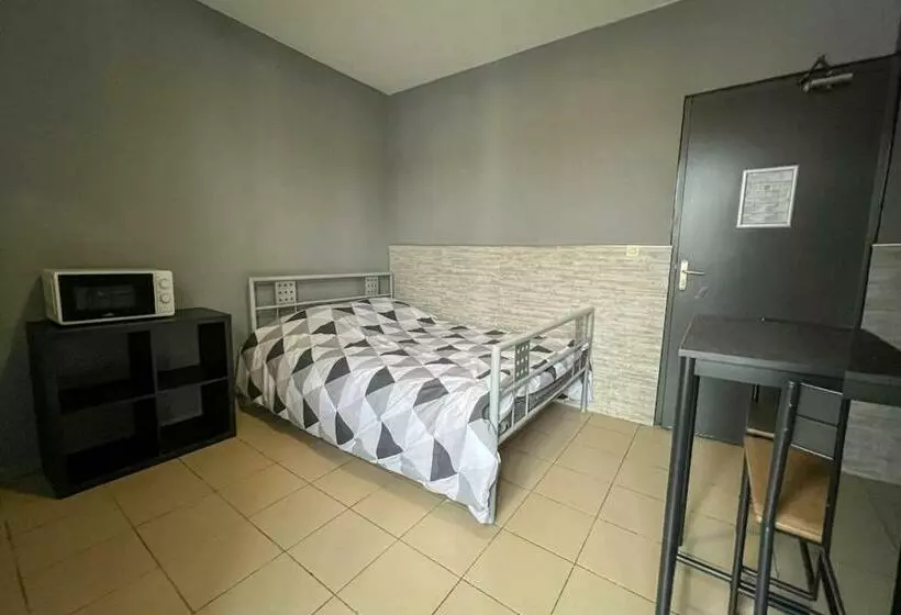 Aamiaismajoitus (B&B) 03  Chambre Avec Lit Double Proche Paris Et Transports Wifi