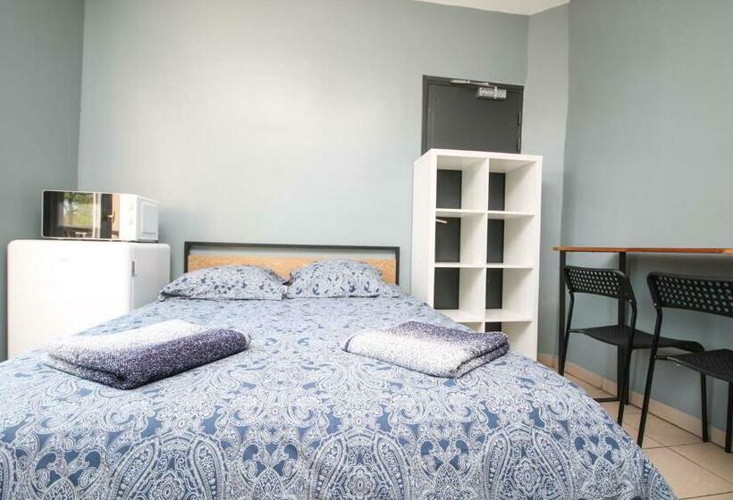 Bed and Breakfast 03  Chambre Avec Lit Double Proche Paris Et Transports Wifi