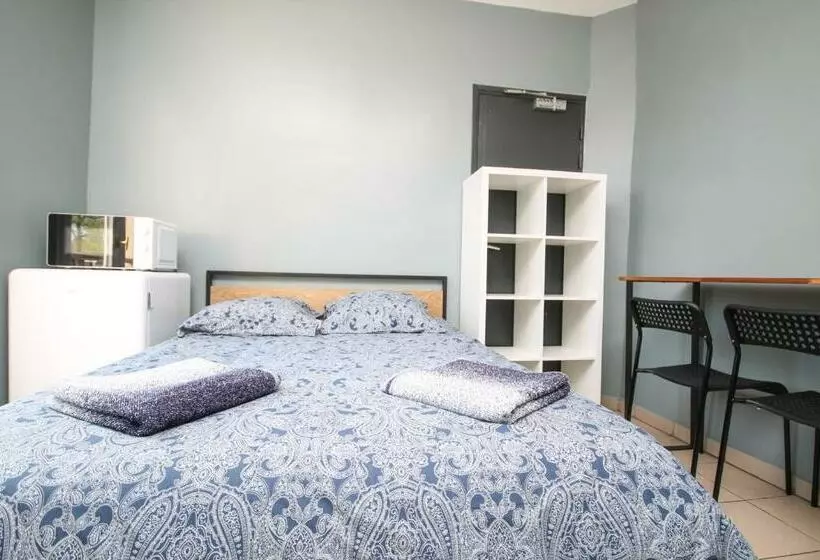 Aamiaismajoitus (B&B) 03  Chambre Avec Lit Double Proche Paris Et Transports Wifi