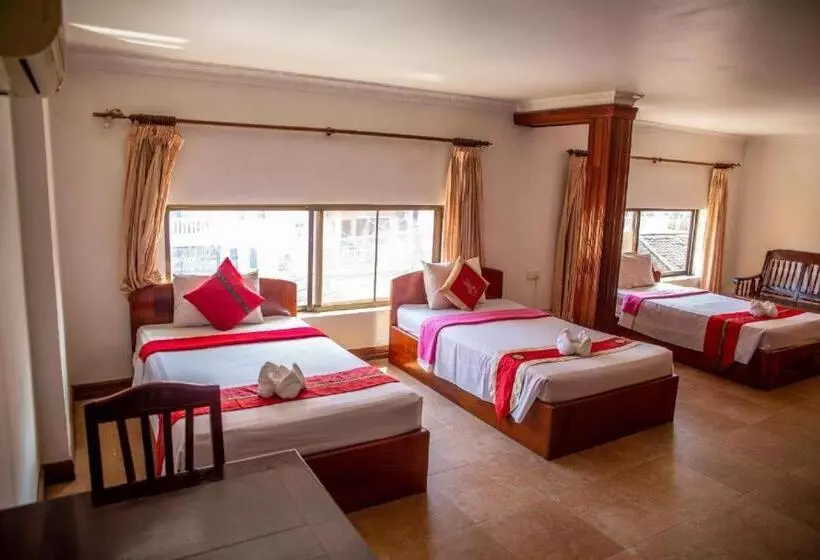 Hotelli Angkor Indian