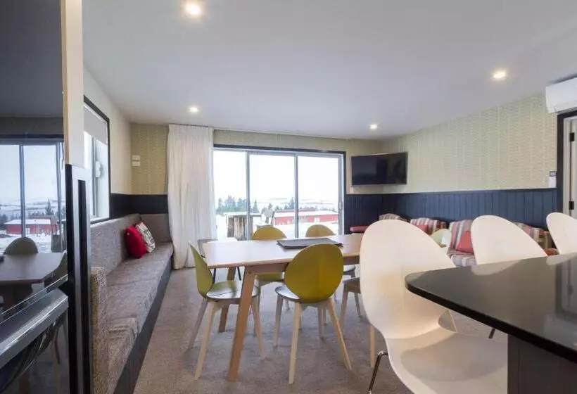 ペンション Antair Lakeview Lodge