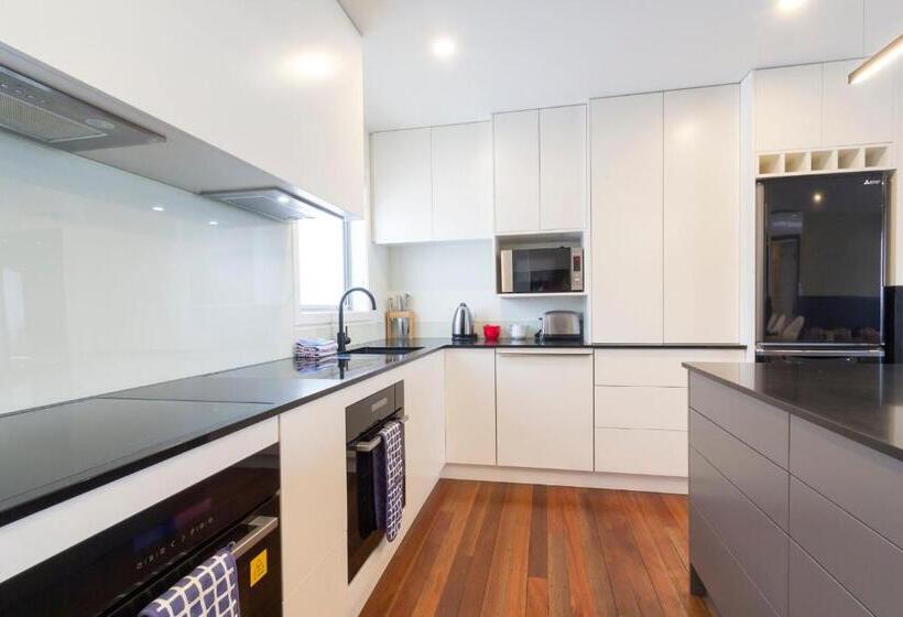 بنسيون Antair Lakeview Lodge