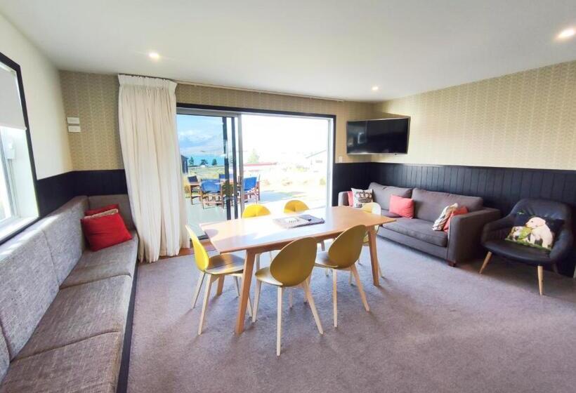 بنسيون Antair Lakeview Lodge