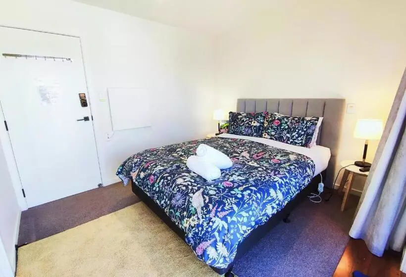 ペンション Antair Lakeview Lodge