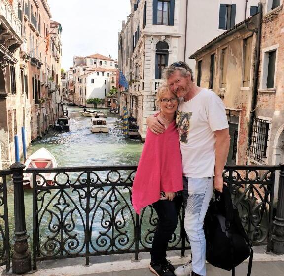 פנסיון Enchanted Escape