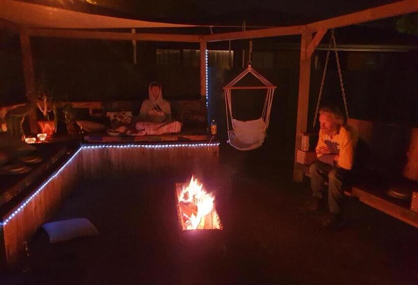 פנסיון Enchanted Escape