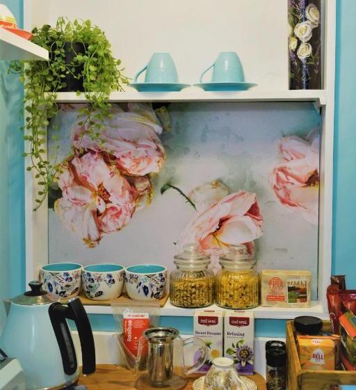 פנסיון Enchanted Escape