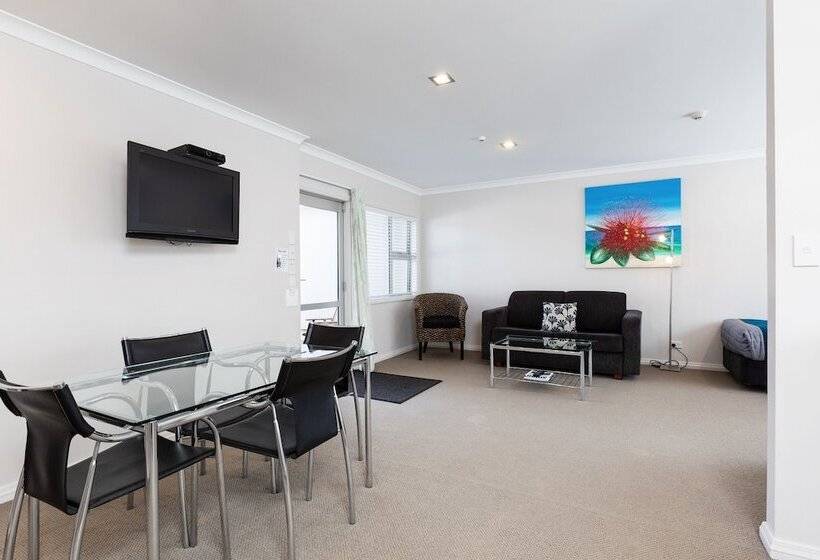 Beach Street Motel Apartments