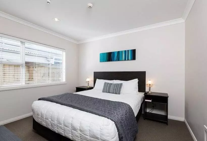 Beach Street Motel Apartments