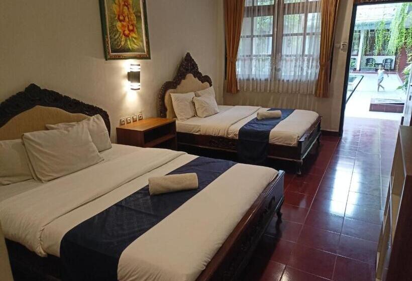 هتل Catur Adi Putra