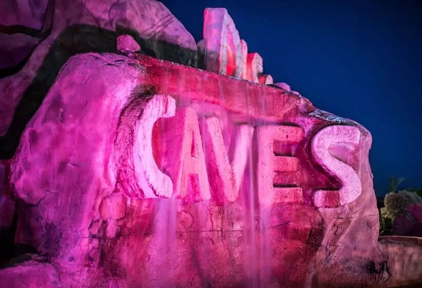 هتل Caves Beach Resort Adults Only