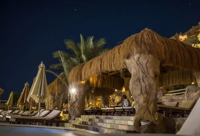 هتل Caves Beach Resort Adults Only