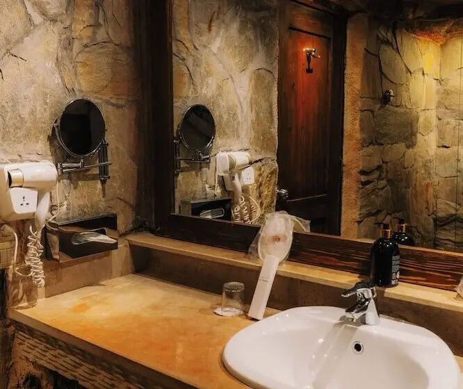 هتل Caves Beach Resort Adults Only