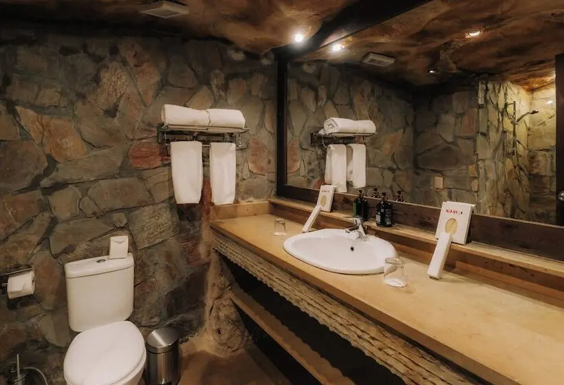 هتل Caves Beach Resort Adults Only