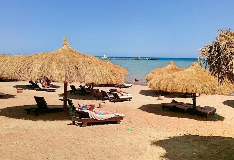 هتل Caves Beach Resort Adults Only