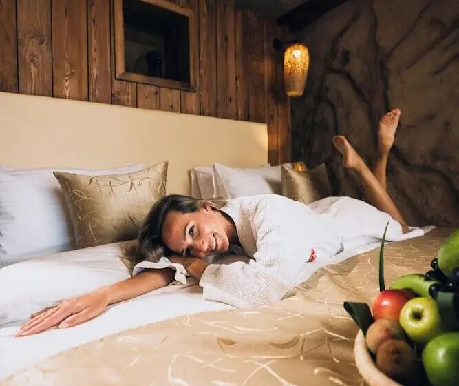 هتل Caves Beach Resort Adults Only
