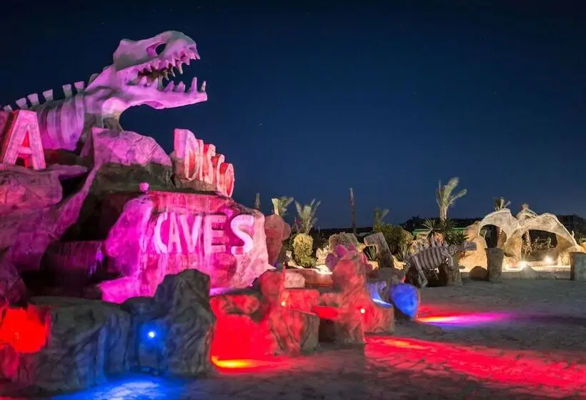 هتل Caves Beach Resort Adults Only