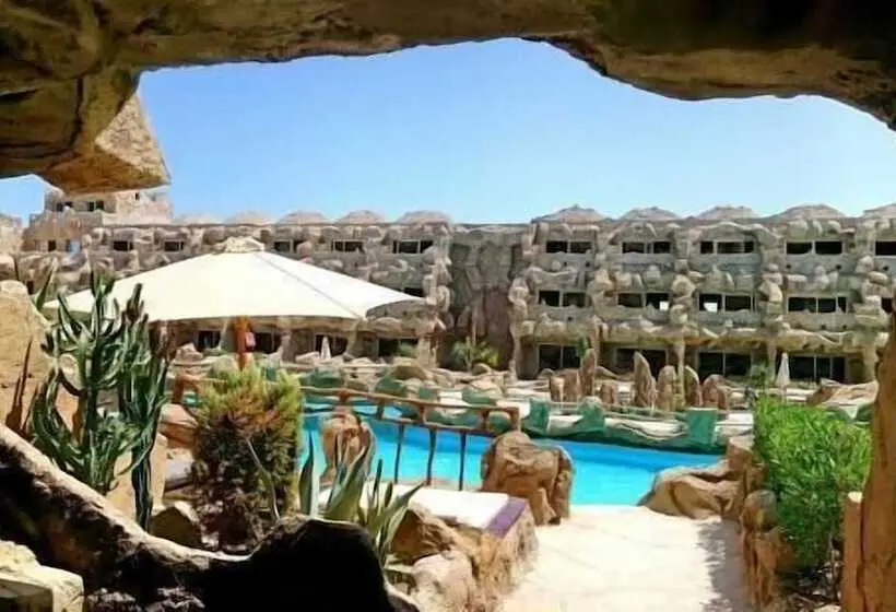 هتل Caves Beach Resort Adults Only