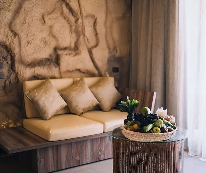 هتل Caves Beach Resort Adults Only
