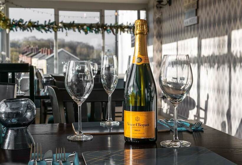 فندق The Crown At Worthington