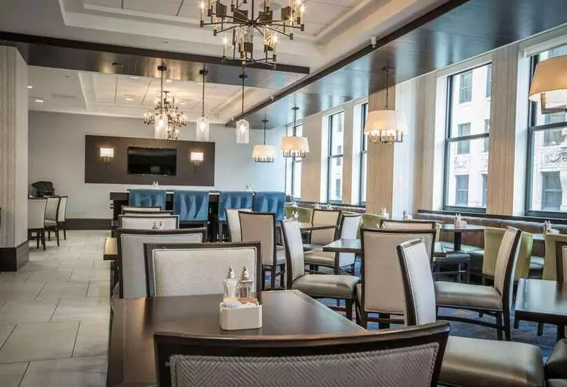 هتل Embassy Suites Louisville Downtown