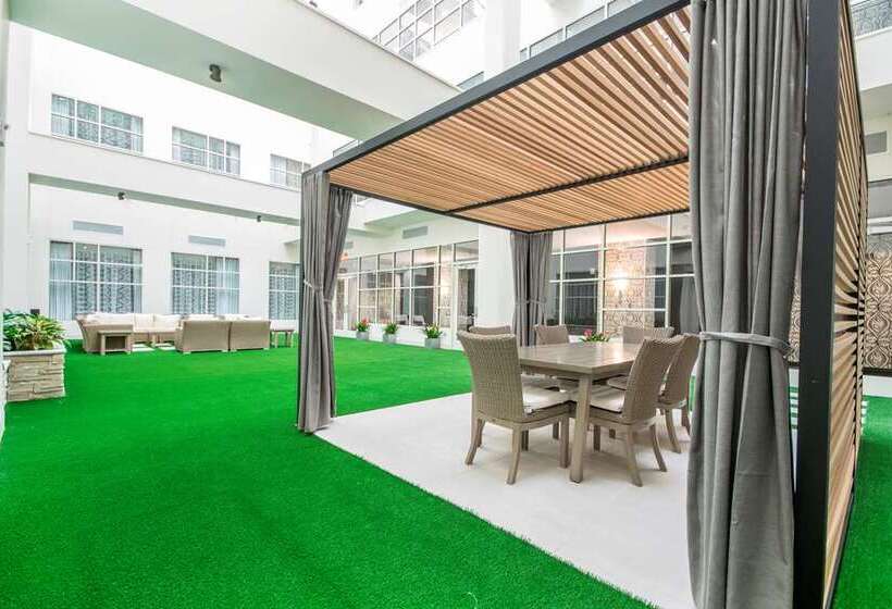 בית מלון כפרי Embassy Suites Louisville Downtown