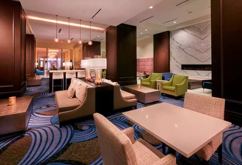 هتل Embassy Suites Louisville Downtown