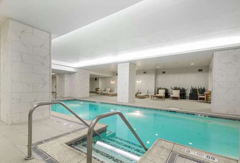 בית מלון כפרי Embassy Suites Louisville Downtown