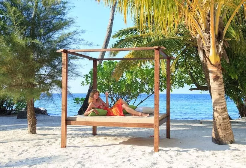 هتل Equator Village Resort