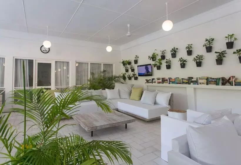 هتل Equator Village Resort