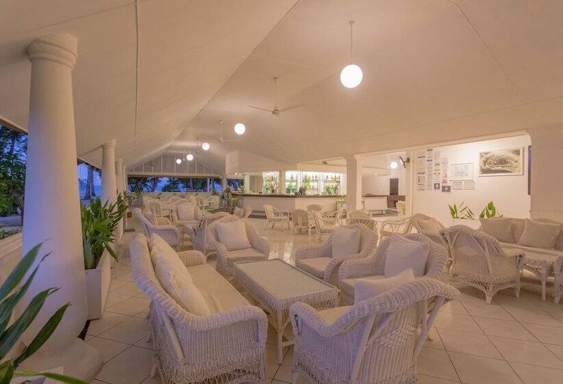 Otel Equator Village Resort