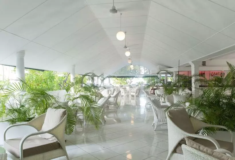 هتل Equator Village Resort