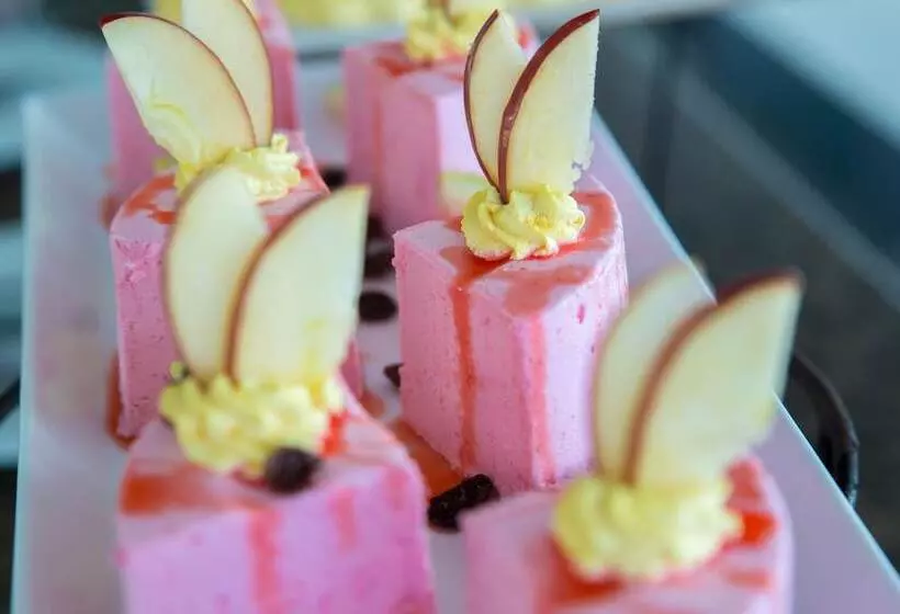 هتل Equator Village Resort