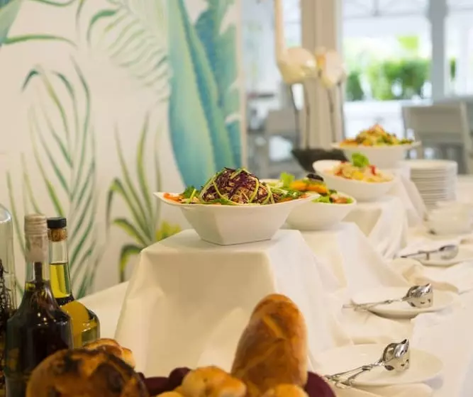 هتل Equator Village Resort