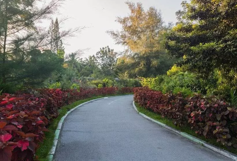 هتل Equator Village Resort