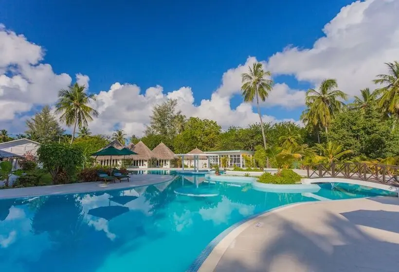 هتل Equator Village Resort