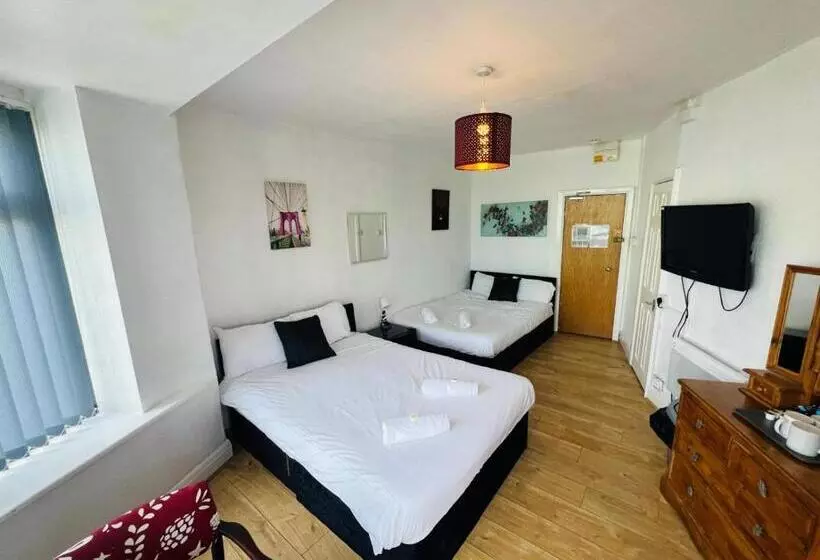 Henson Hotel Pleasure Beach