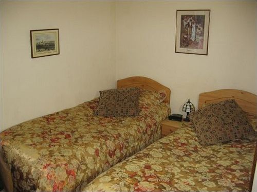 Отель Lavender Lodge