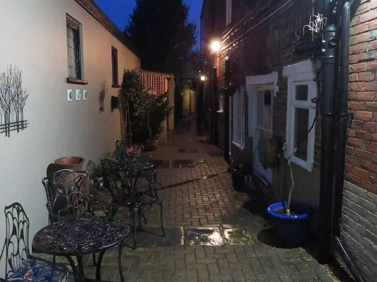 בית מלון כפרי Newport Quay