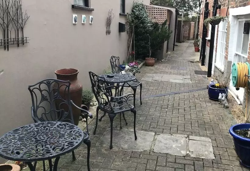 בית מלון כפרי Newport Quay