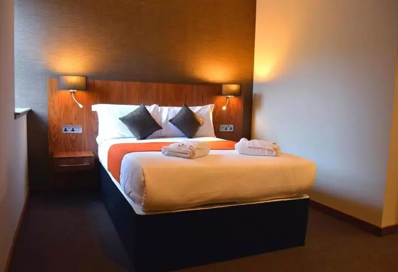 هتل The Inn Place