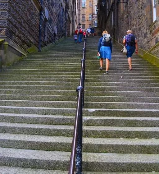 هتل The Inn Place