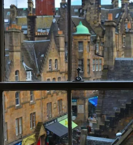 هتل The Inn Place